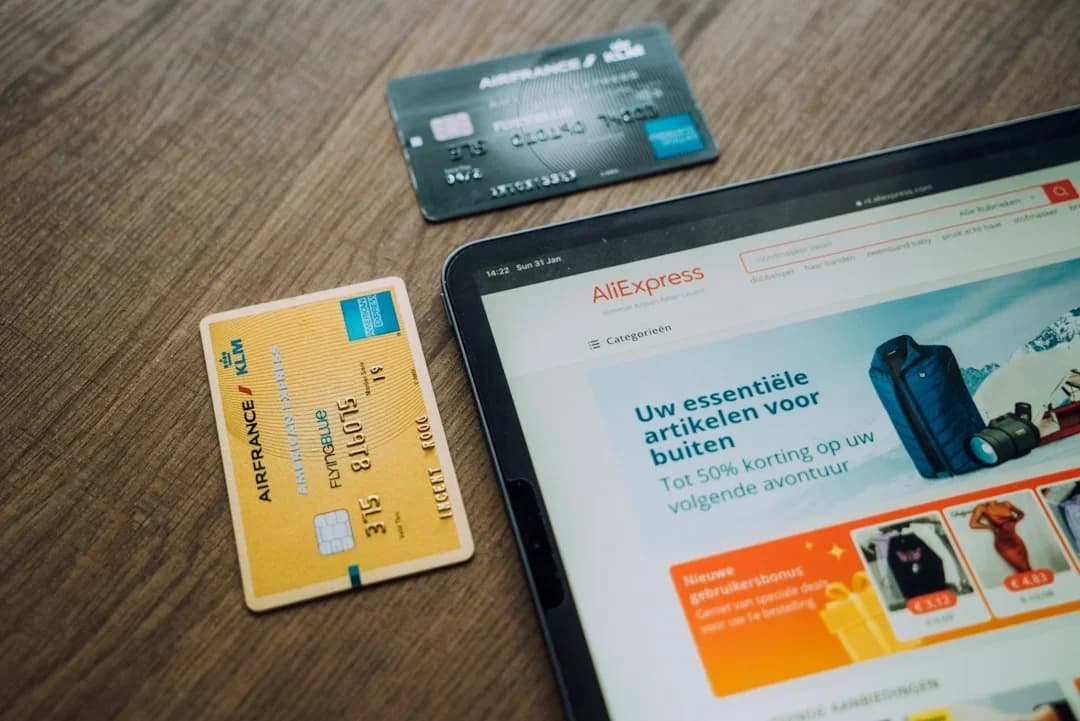 Comparison chart showing top cashback credit cards for 2026